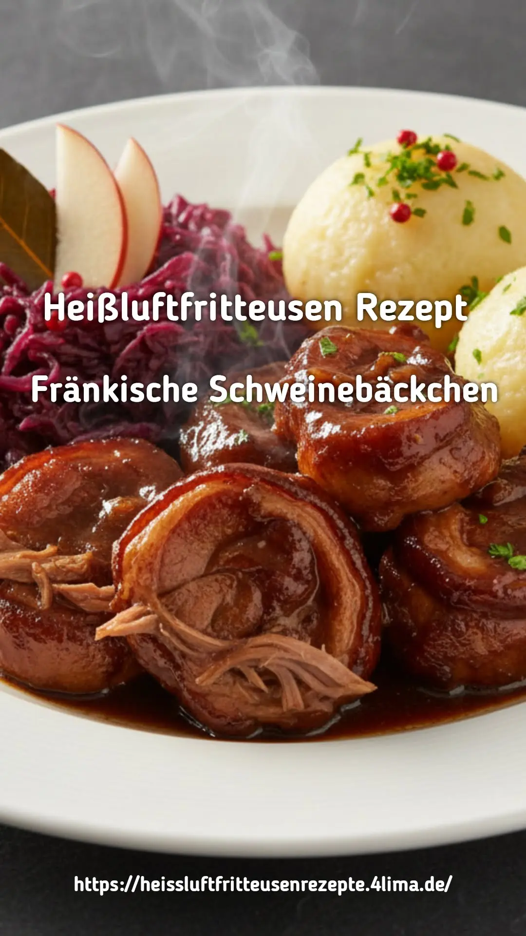 Appetitliche Draufsicht auf fertig geschmorte Schweinebäckchen in Dunkelbiersoße aus der Heißluftfritteuse